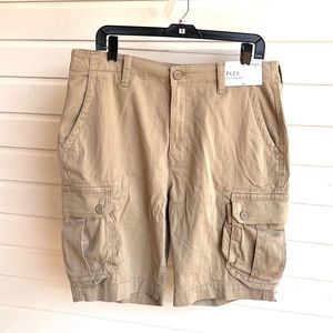 NWT Arizona khaki cargo short with Flex classic fit